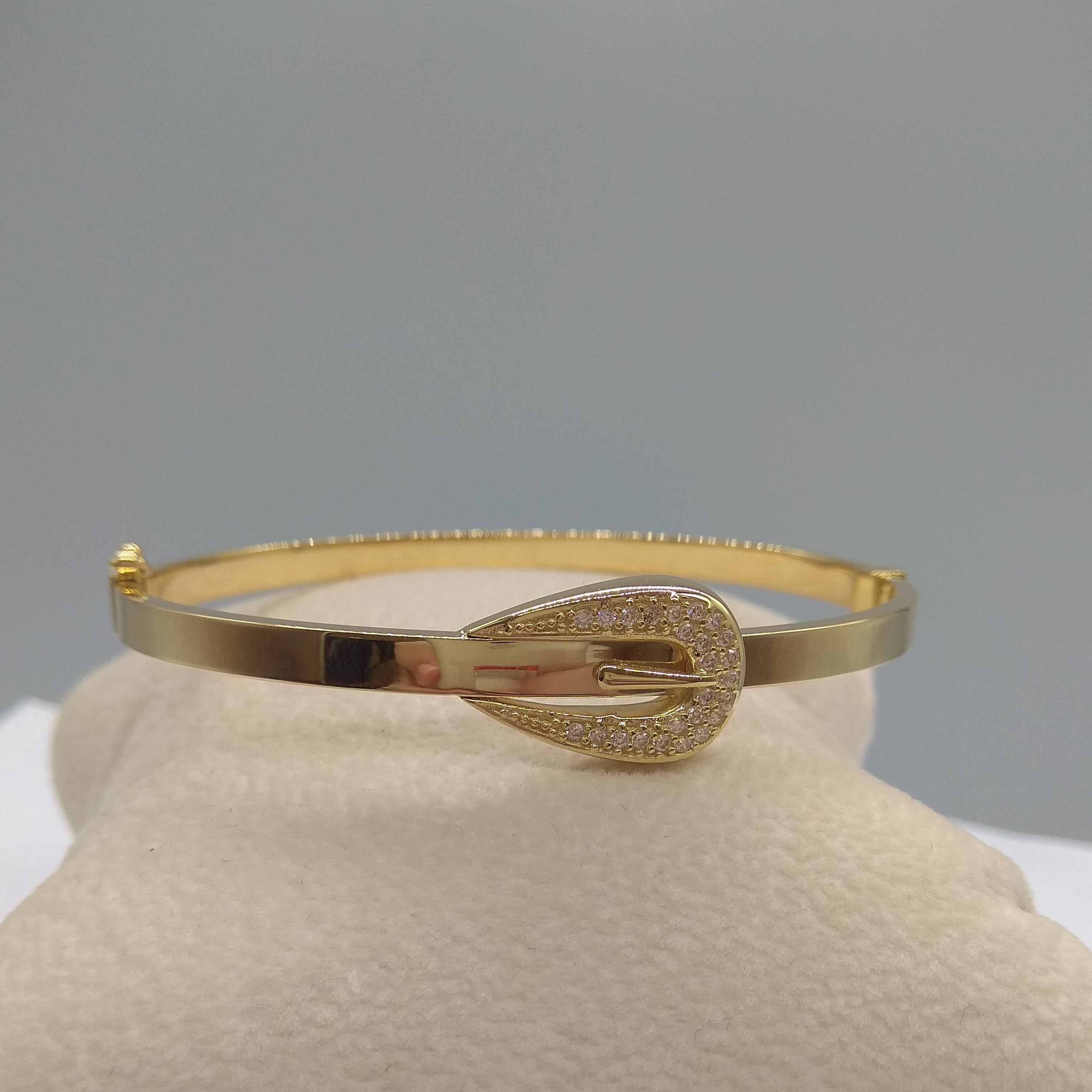 18K Pure Gold Elegant Stone Bangle