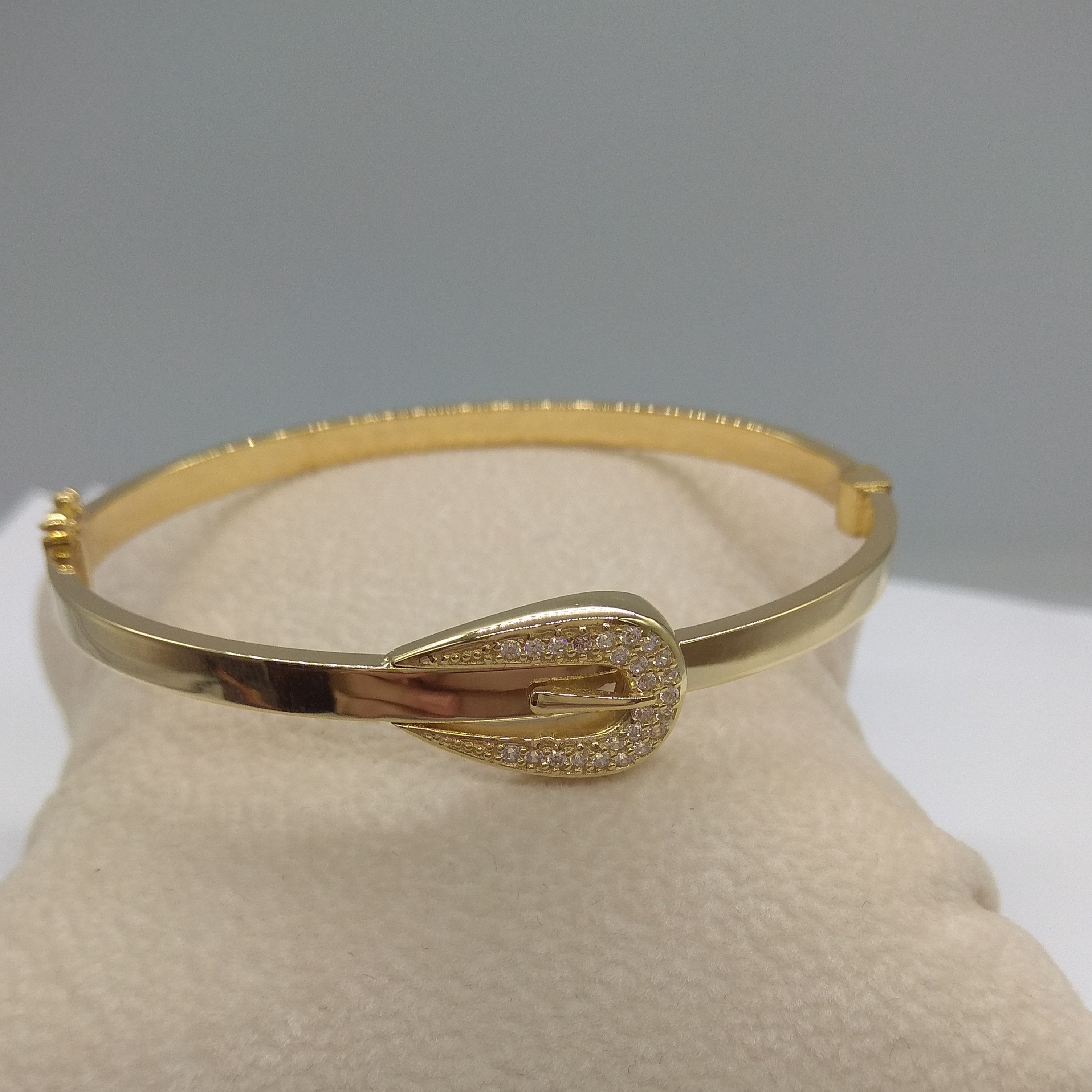 18K Pure Gold Elegant Stone Bangle