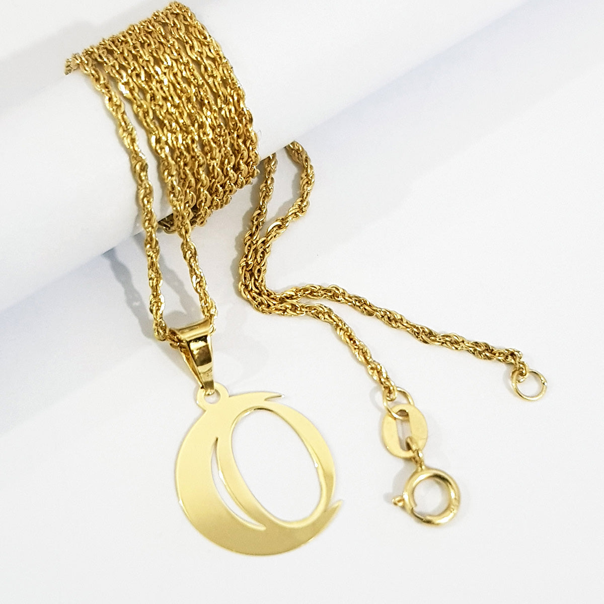 18K Pure Gold Halfmoon Letter O Design Necklace