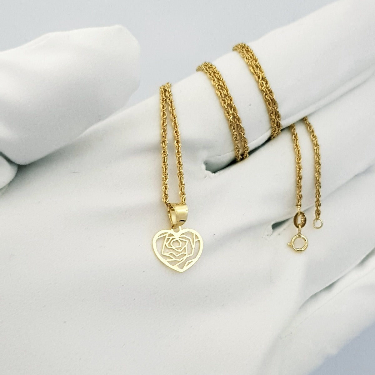 18K Pure Gold Heart With Flower Design Necklace