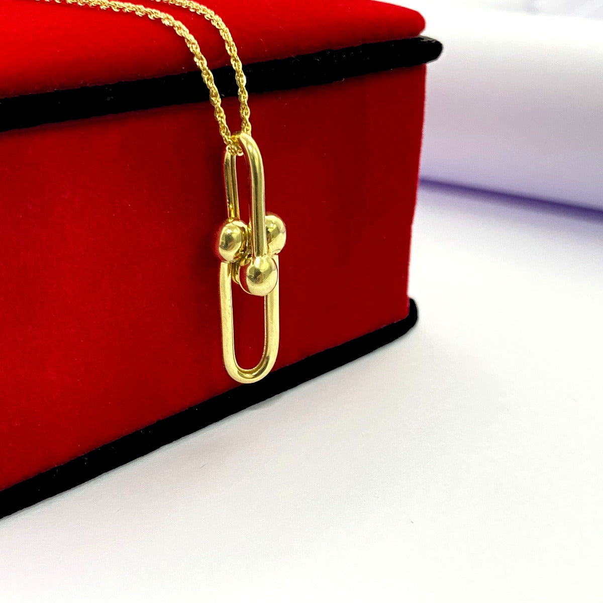 18K Pure Gold Elegant Pendant Necklace