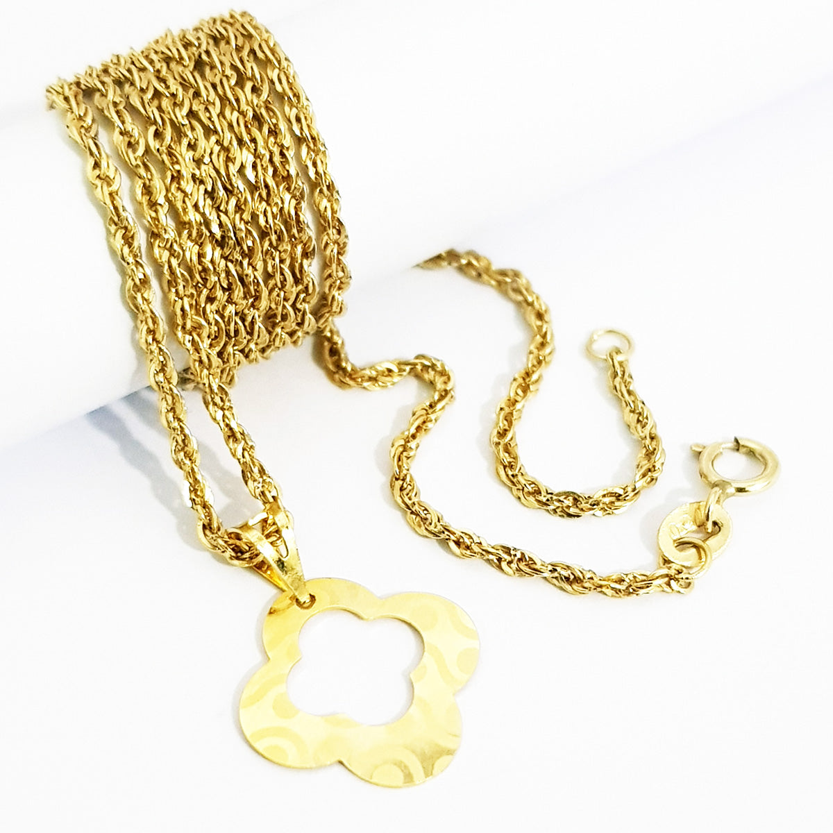 18K Pure Gold Clover Necklace