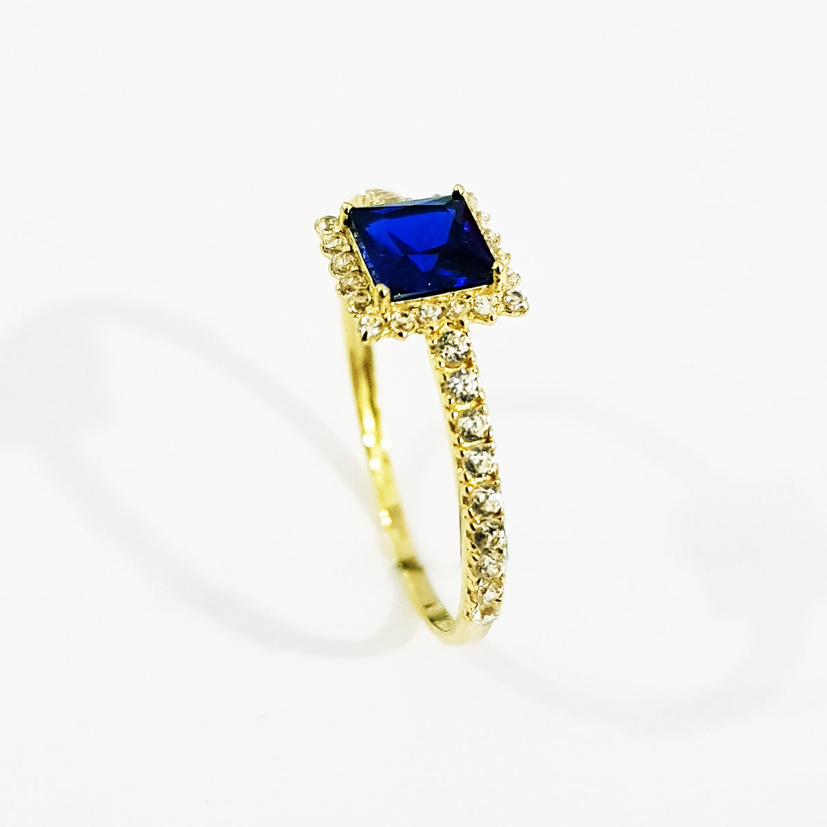 18K Solid Gold Elegant Crystal Design w/ Zircon Stone Ring