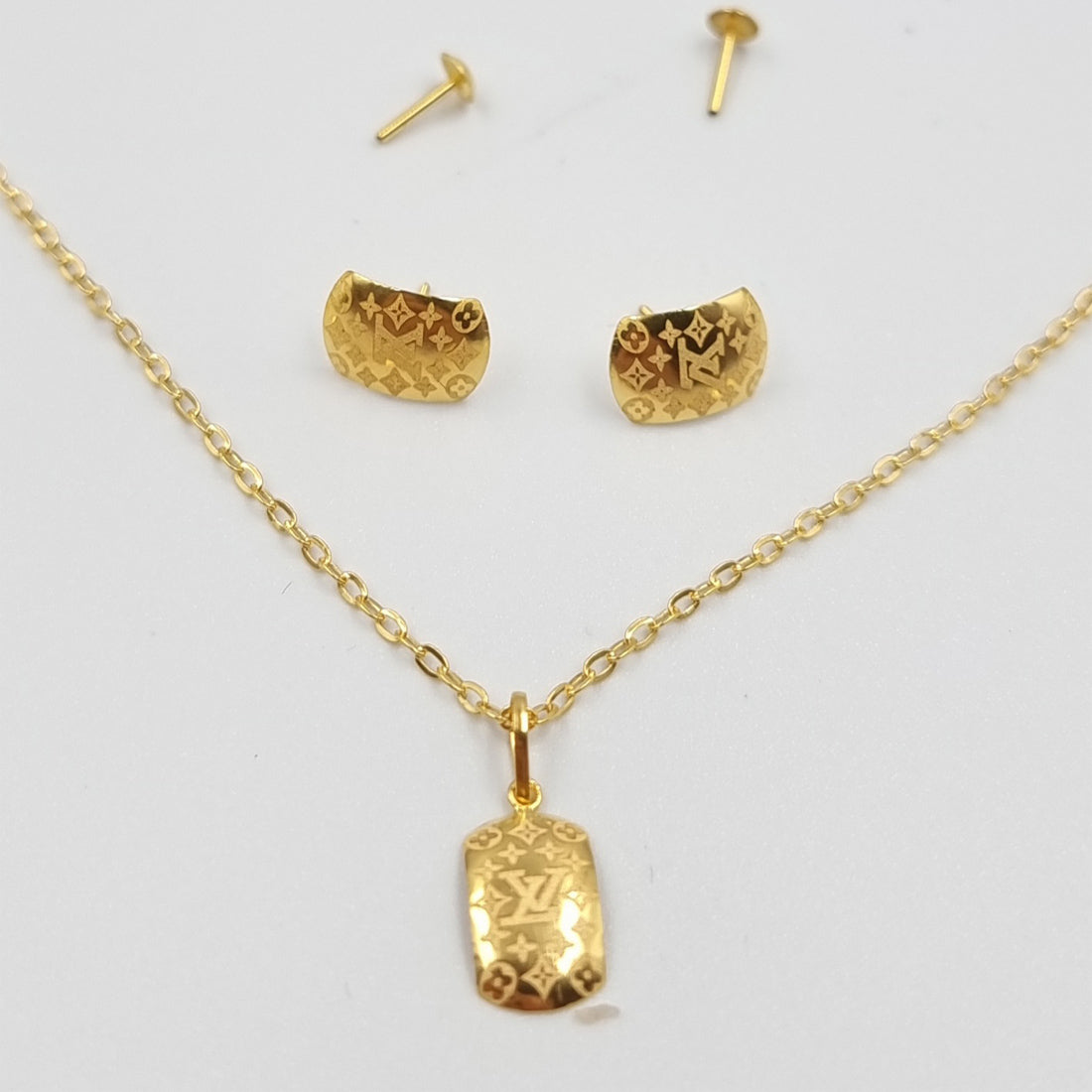 18K Gold Jewelry