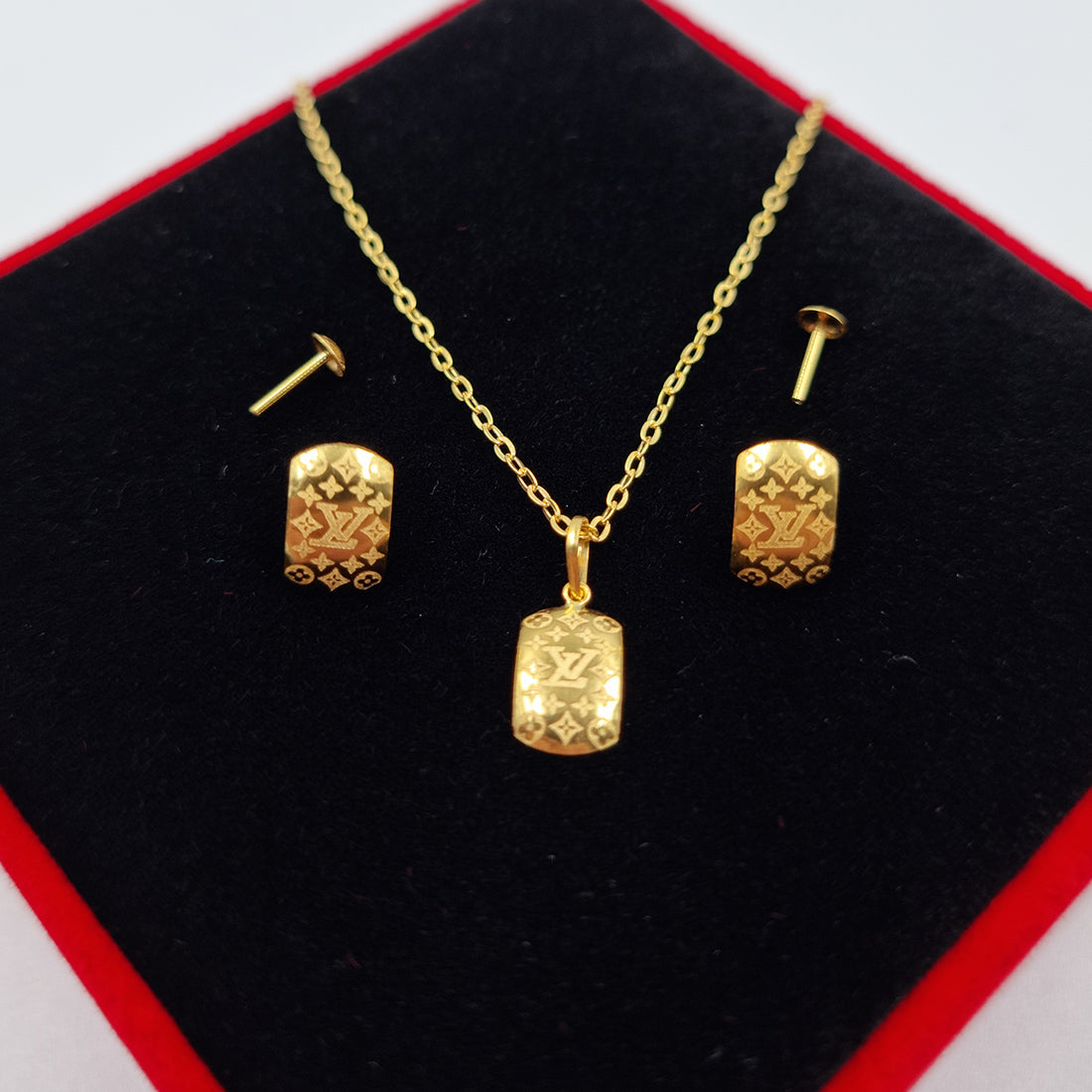 18K Gold Jewelry