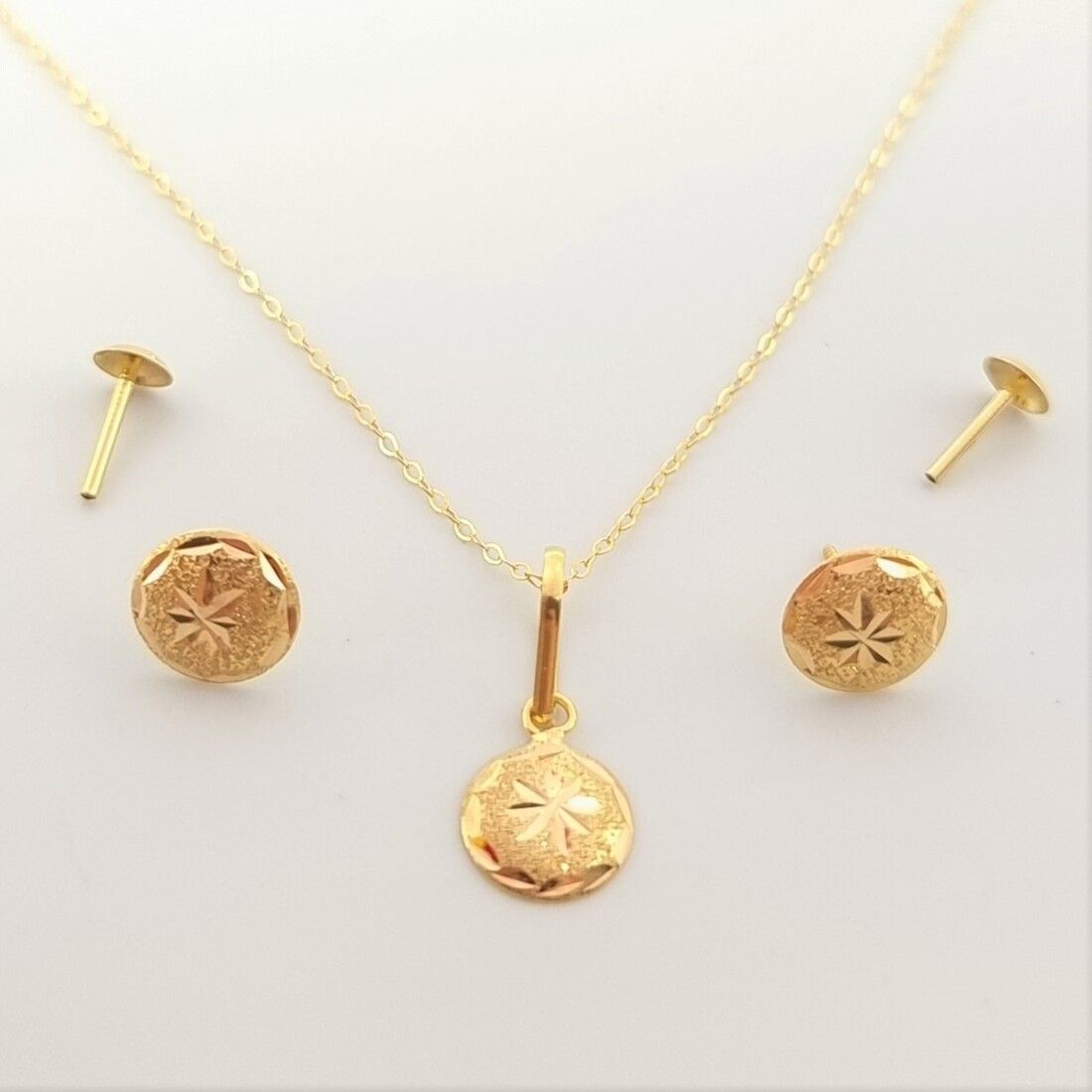 18K Pure Gold  Flower Screw Design Jewelry Set