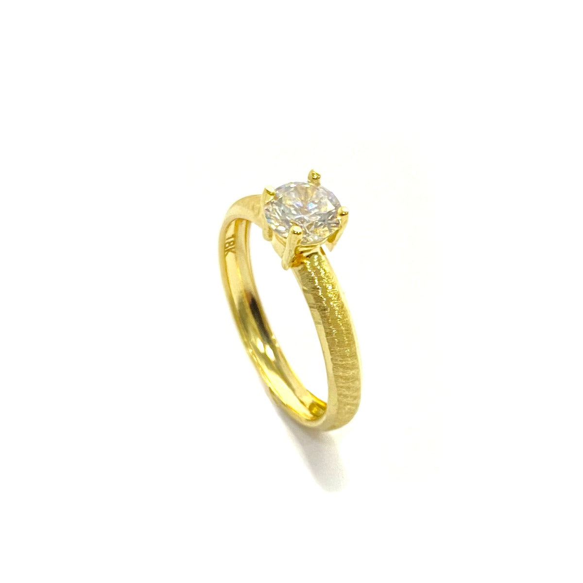 GR571_01 18 Karat Gold Engagement Ring